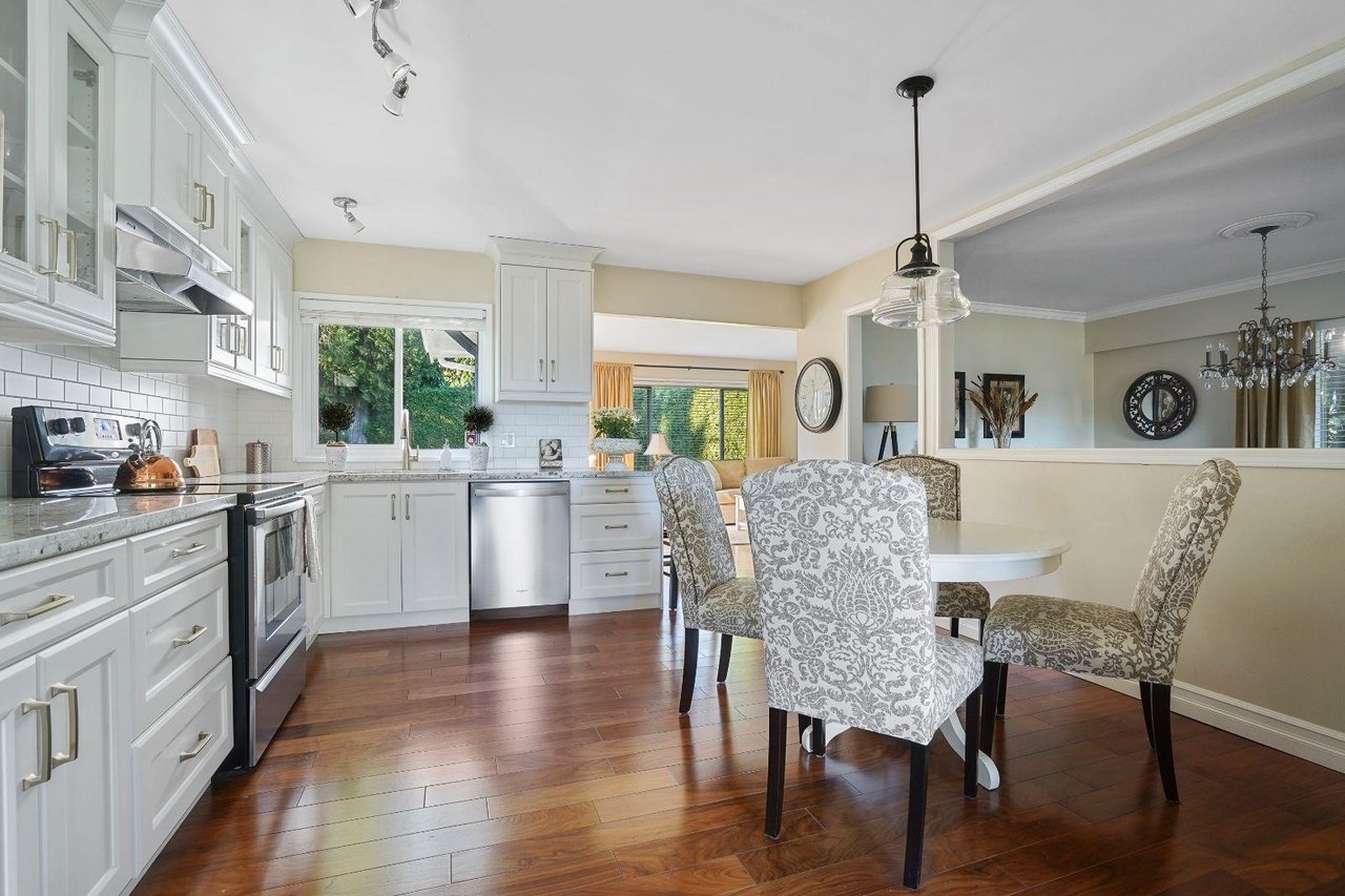 987 Fairway Dr