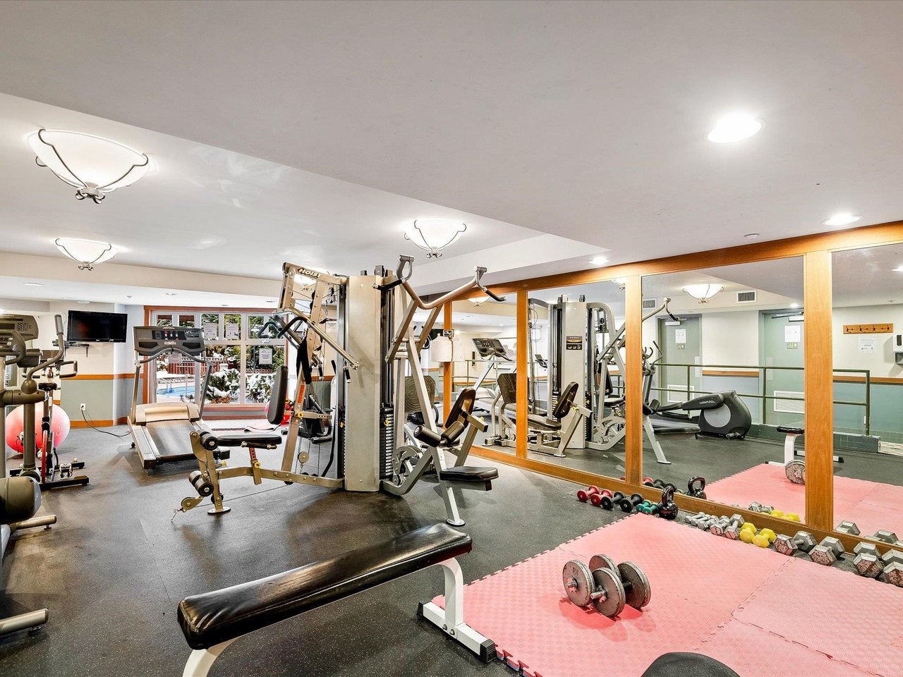 325-4660 Blackcomb Wy