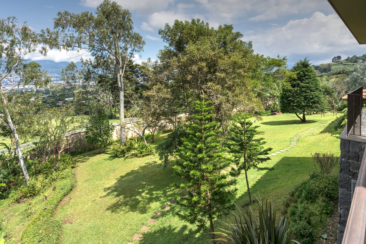 Colonial View Tennis Estate, Escazu, San Jose