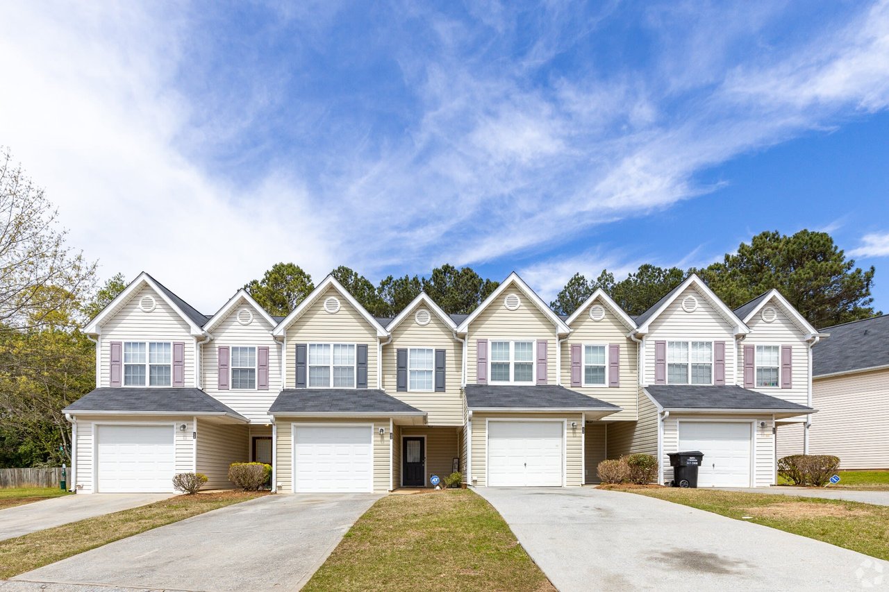 Attached Single-Family Rents Fall for First Time in 14 Years