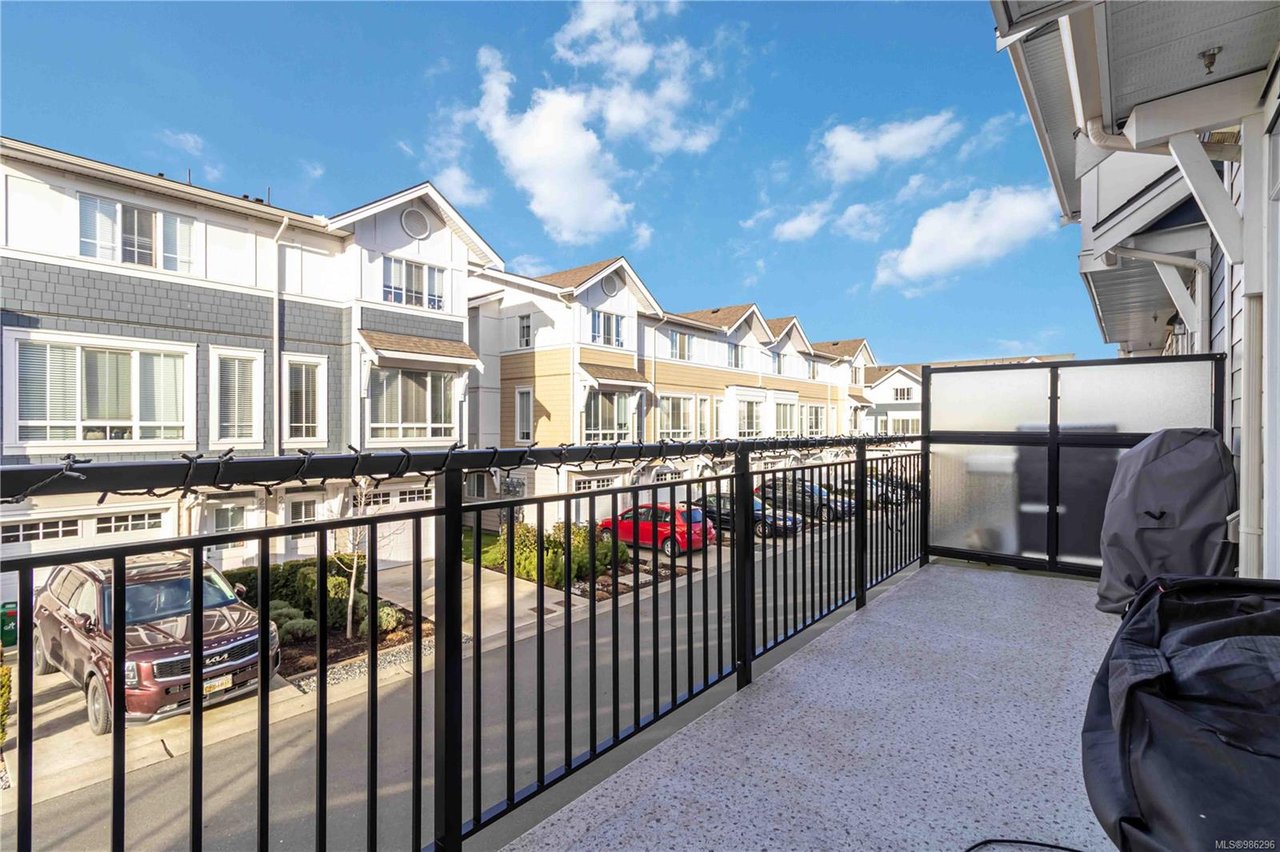 21-370 Latoria Blvd, Colwood