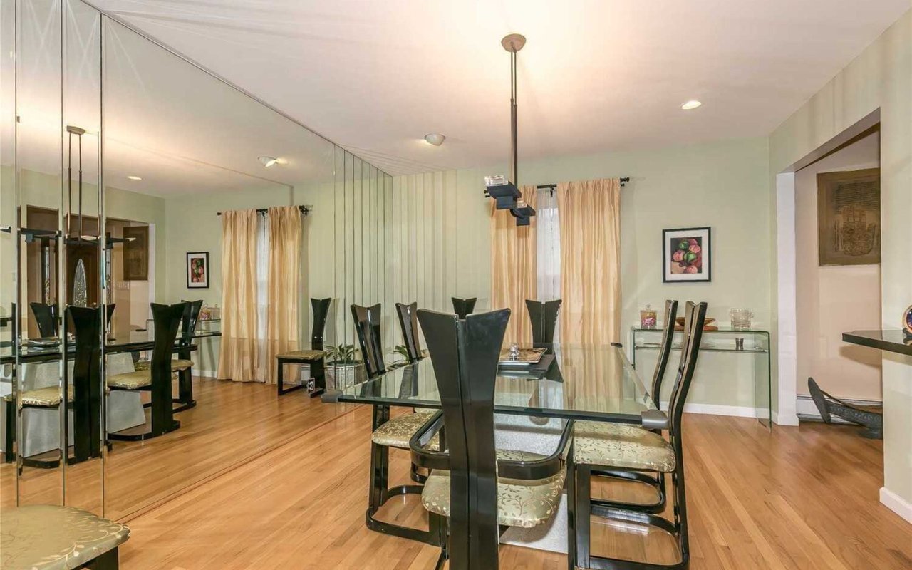 31 Victor Ln, Woodbury