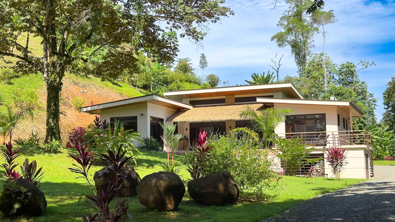 Casa La Paz: A Private Oasis of Luxury and Adventure in the Heart of Ojochal!