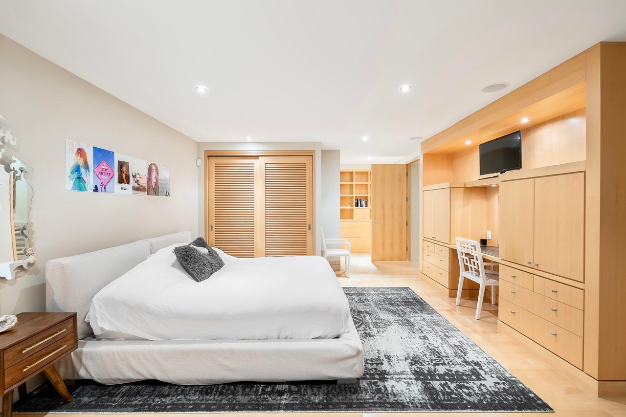 6275 St. Georges Cres