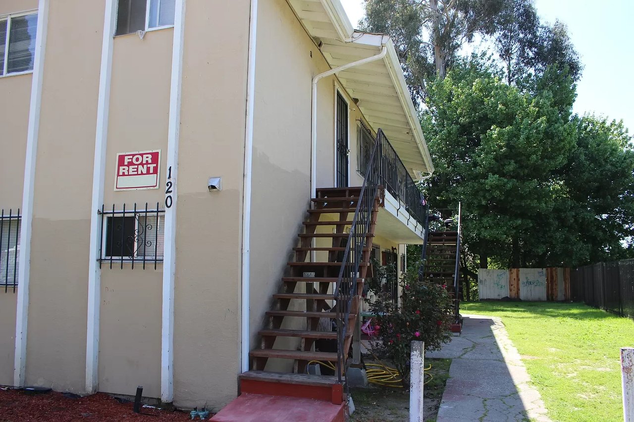 120 Catron Dr