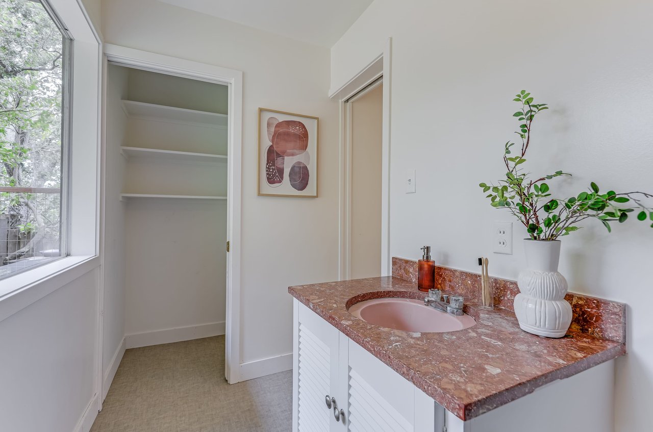 Rare Opportunity on Belvedere Island