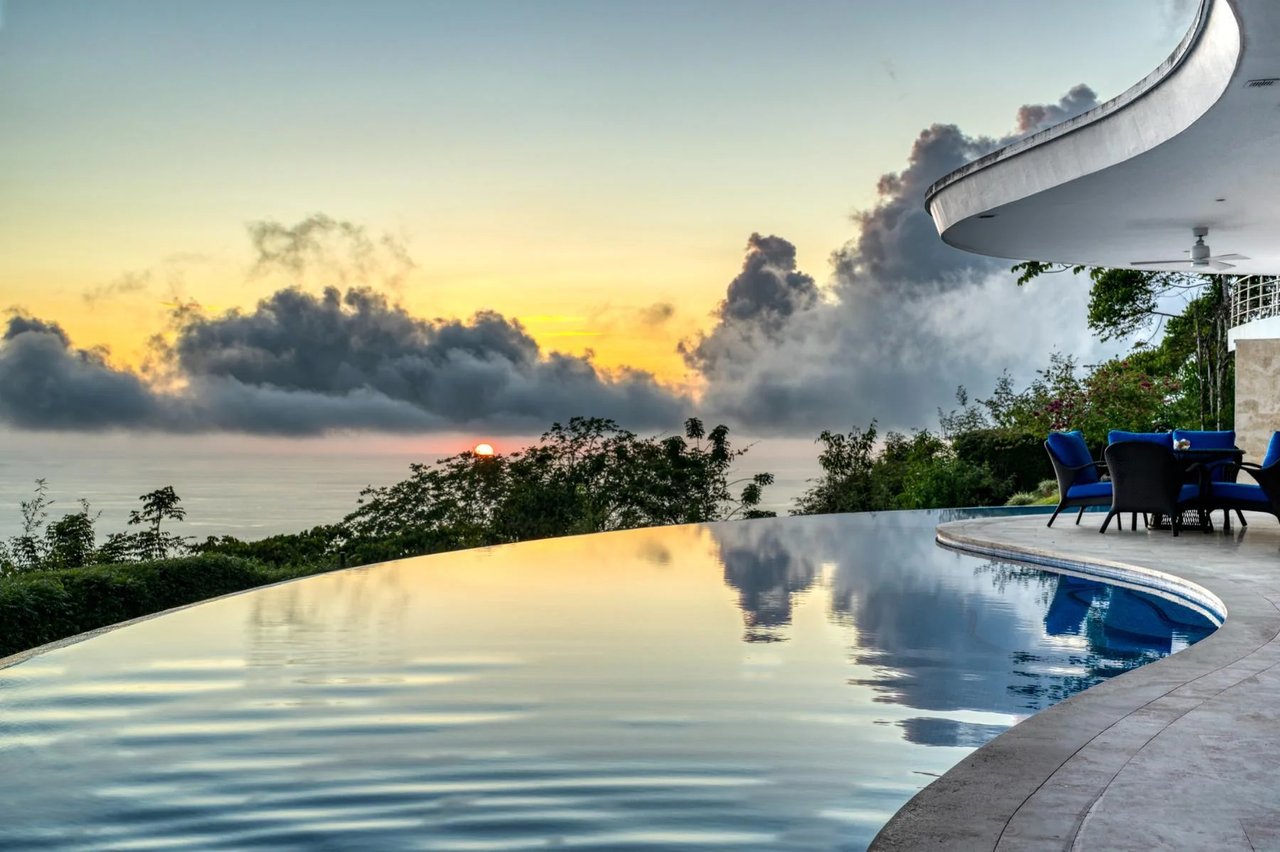 Solar Powered Luxury Home, Dominical, Puntarenas