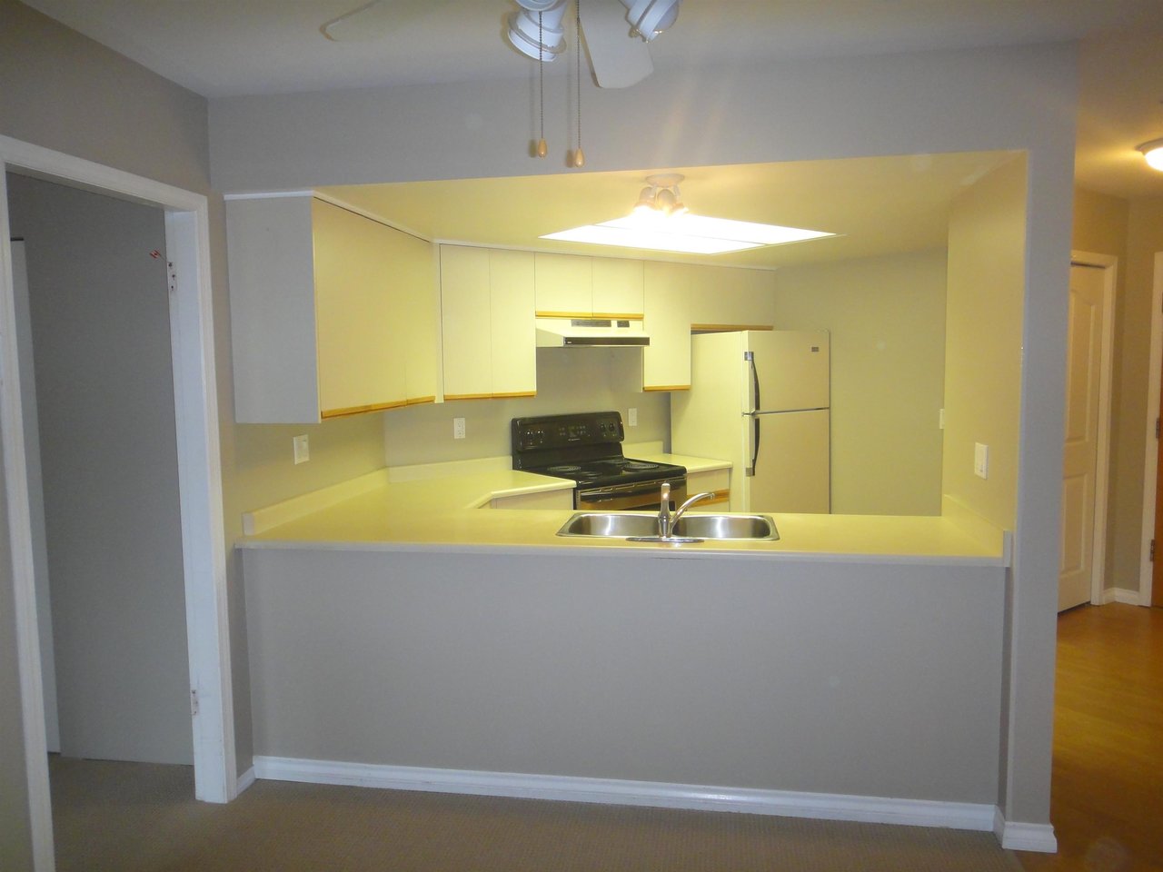 409-2925 Glen Dr