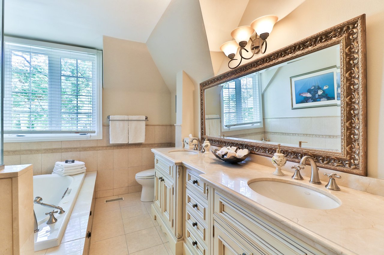 2200 Shardawn Mews