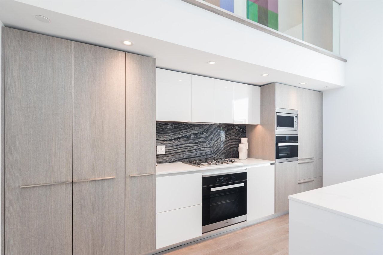 2408-1111 Richards St