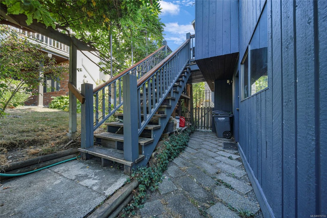 903 Graythorpe Pl
