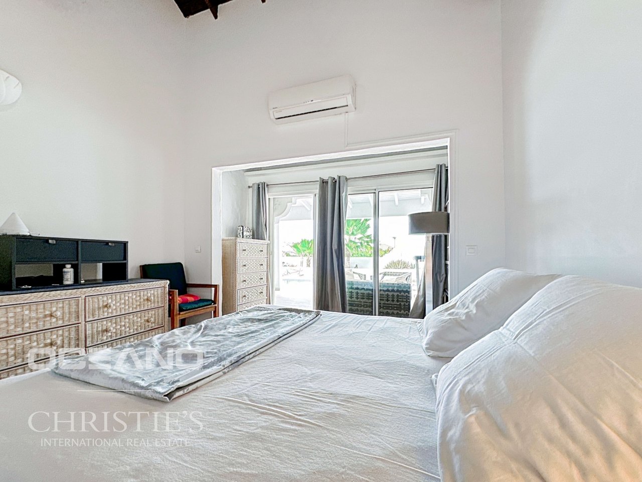 Charming 3-Bedroom House - Orient Bay