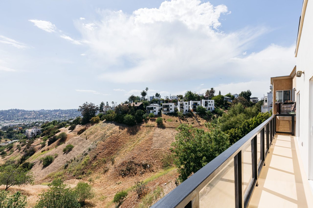 Stunning Modern View Home perched at the top of Glassell Park
