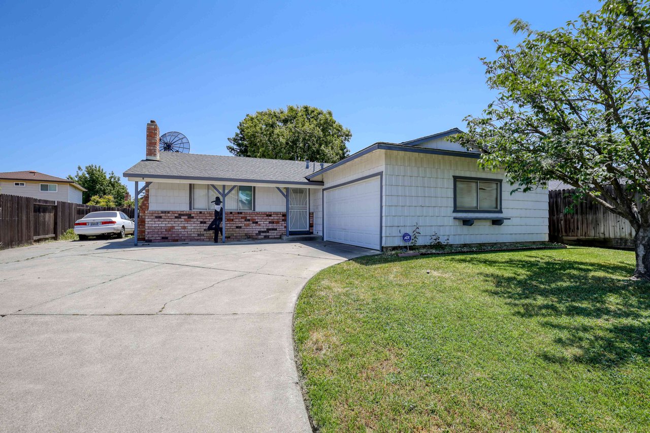  770 N Lincoln St, Dixon, CA 95620