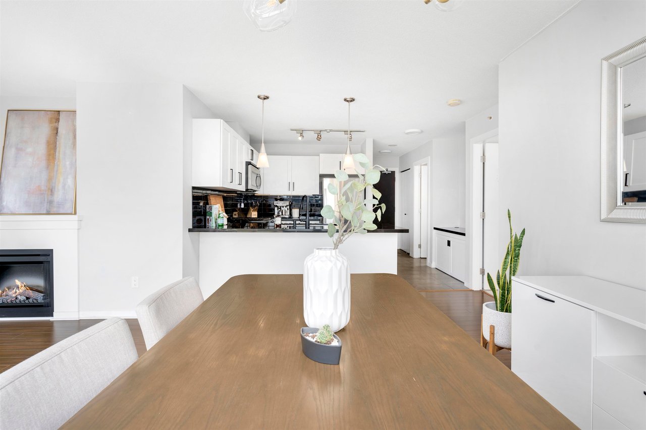 608-2133 Douglas Rd