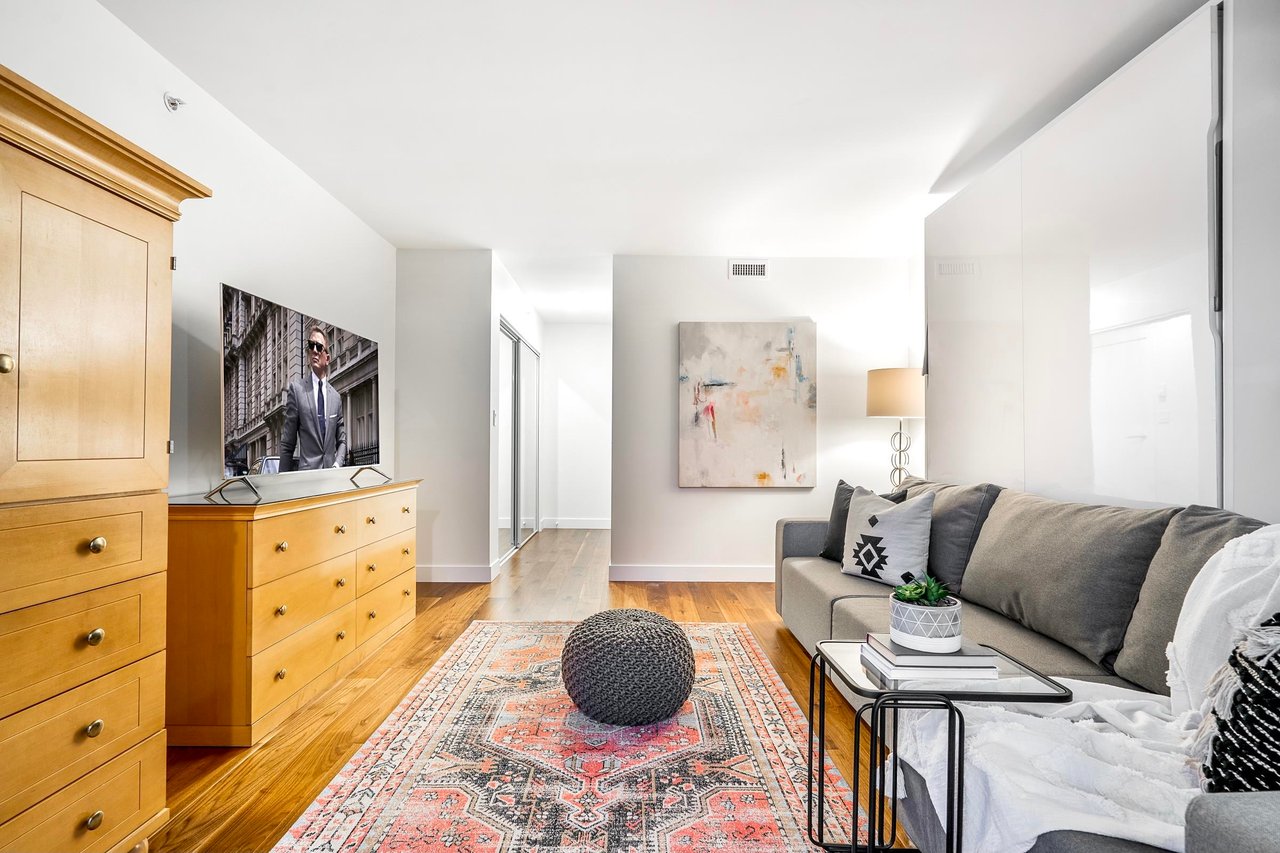 3303-1200 W Georgia St