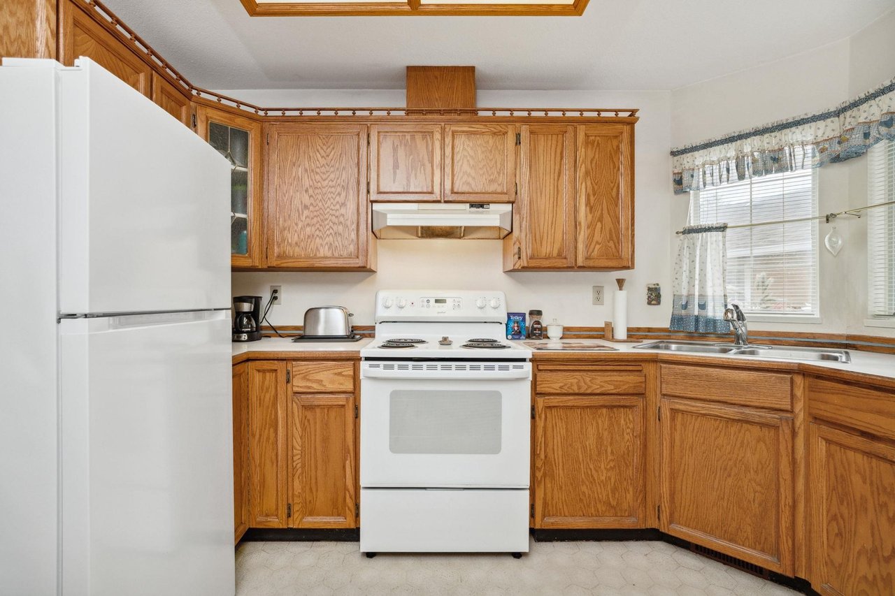 116-15121 19 Ave