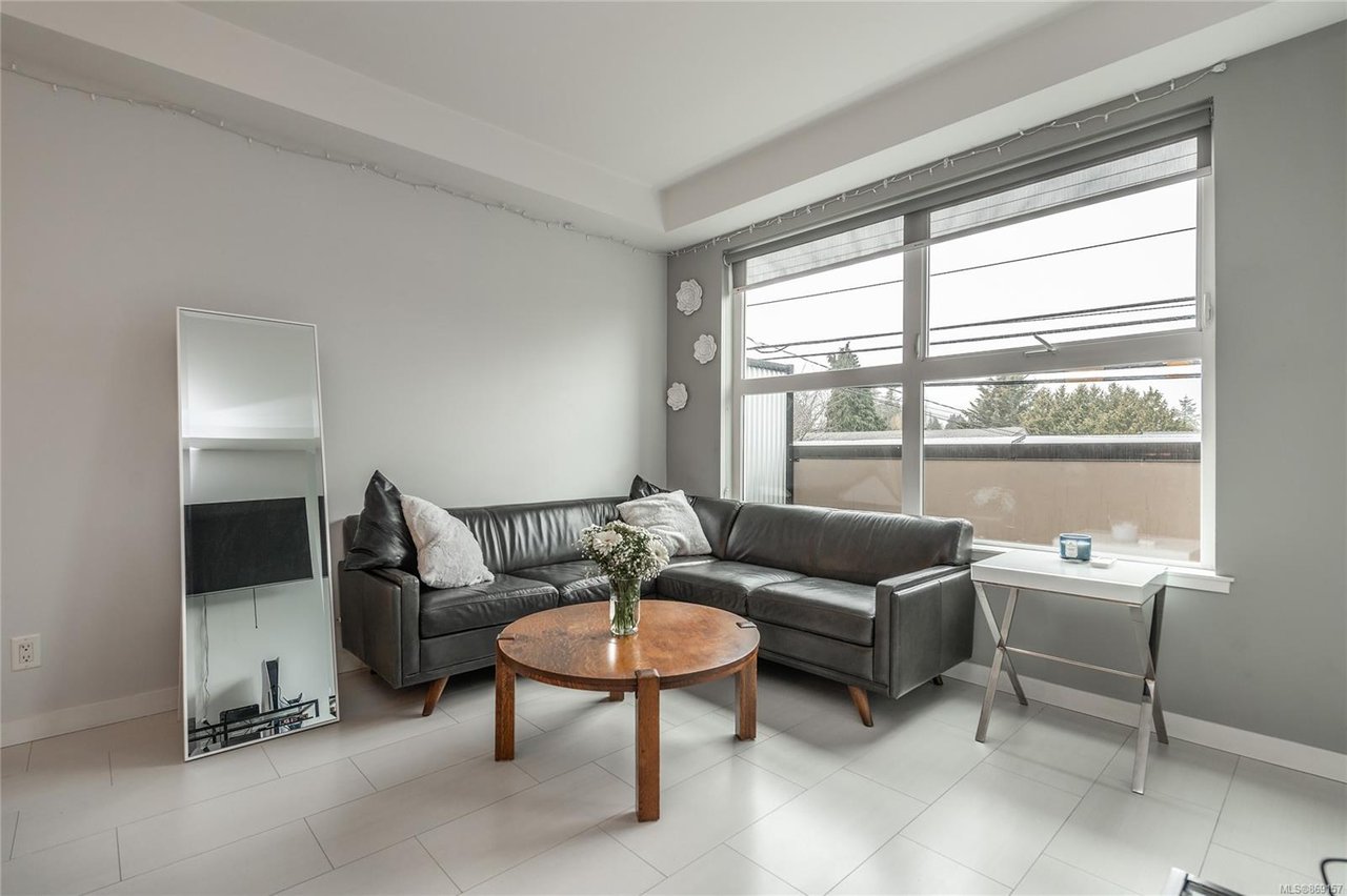 222-2871 Jacklin Rd