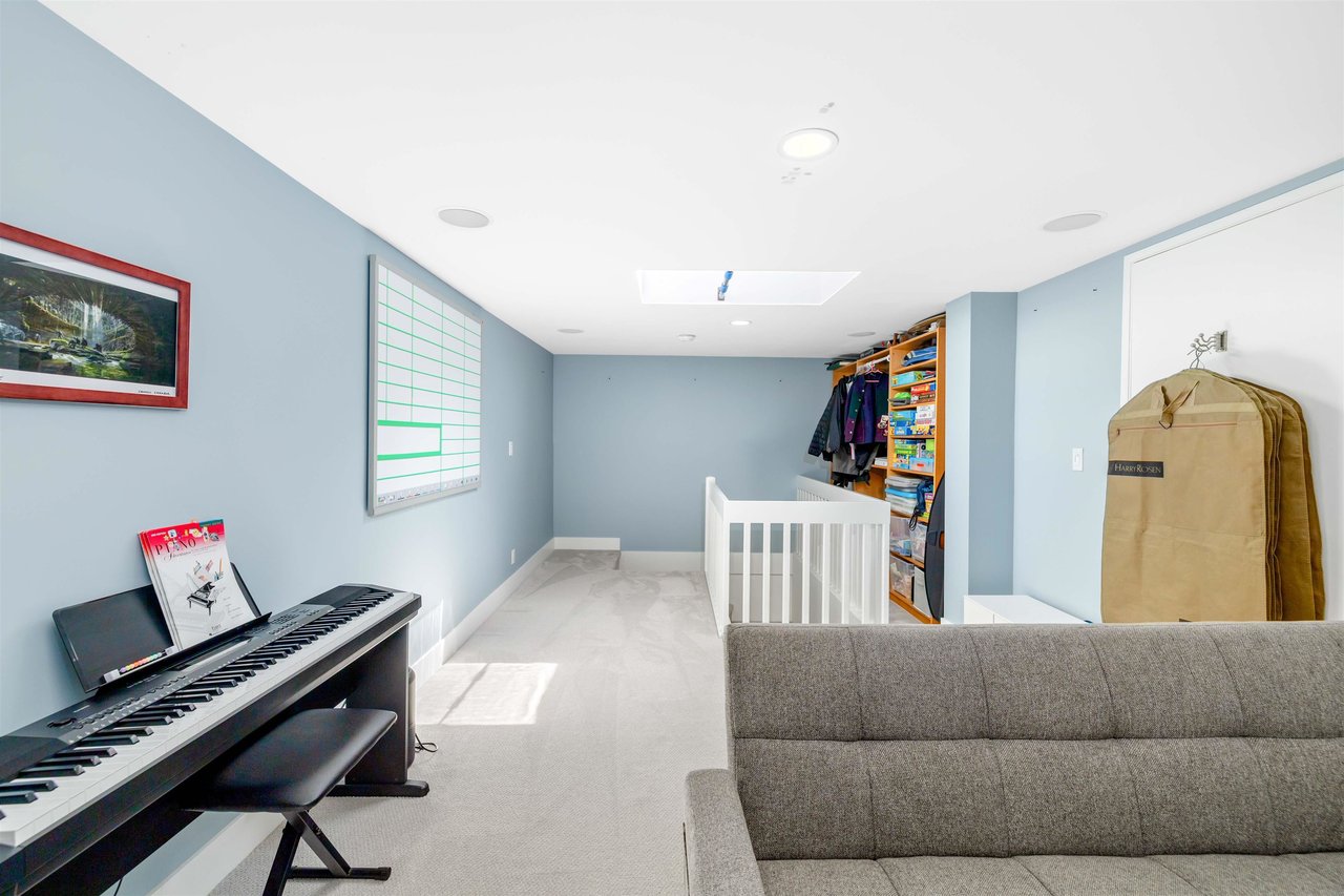 9-4957 Marine Dr