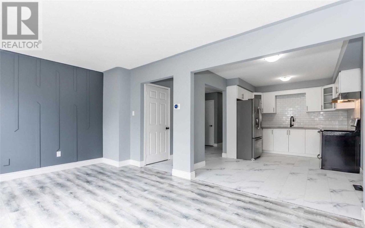66 Potter Cres