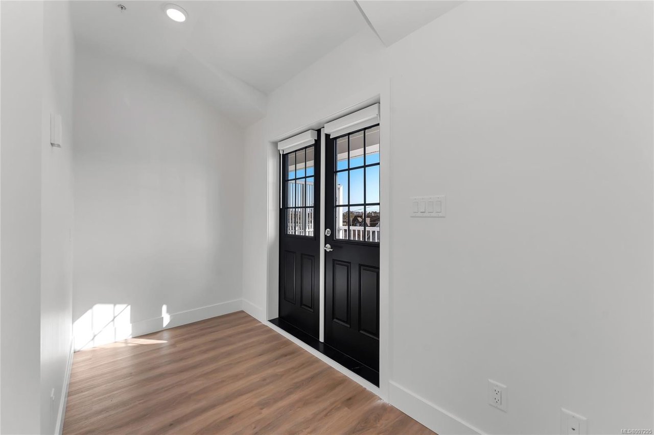 302B-1224 Richardson St, Victoria