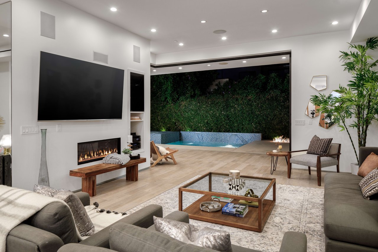 Modern Luxury Home in Sherman Oaks