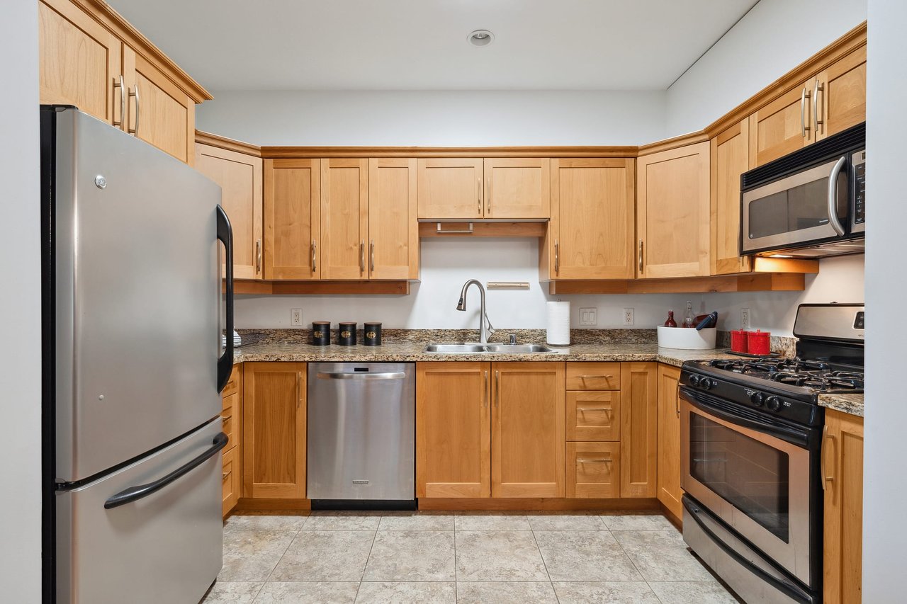 574 48th Street, Unit 204