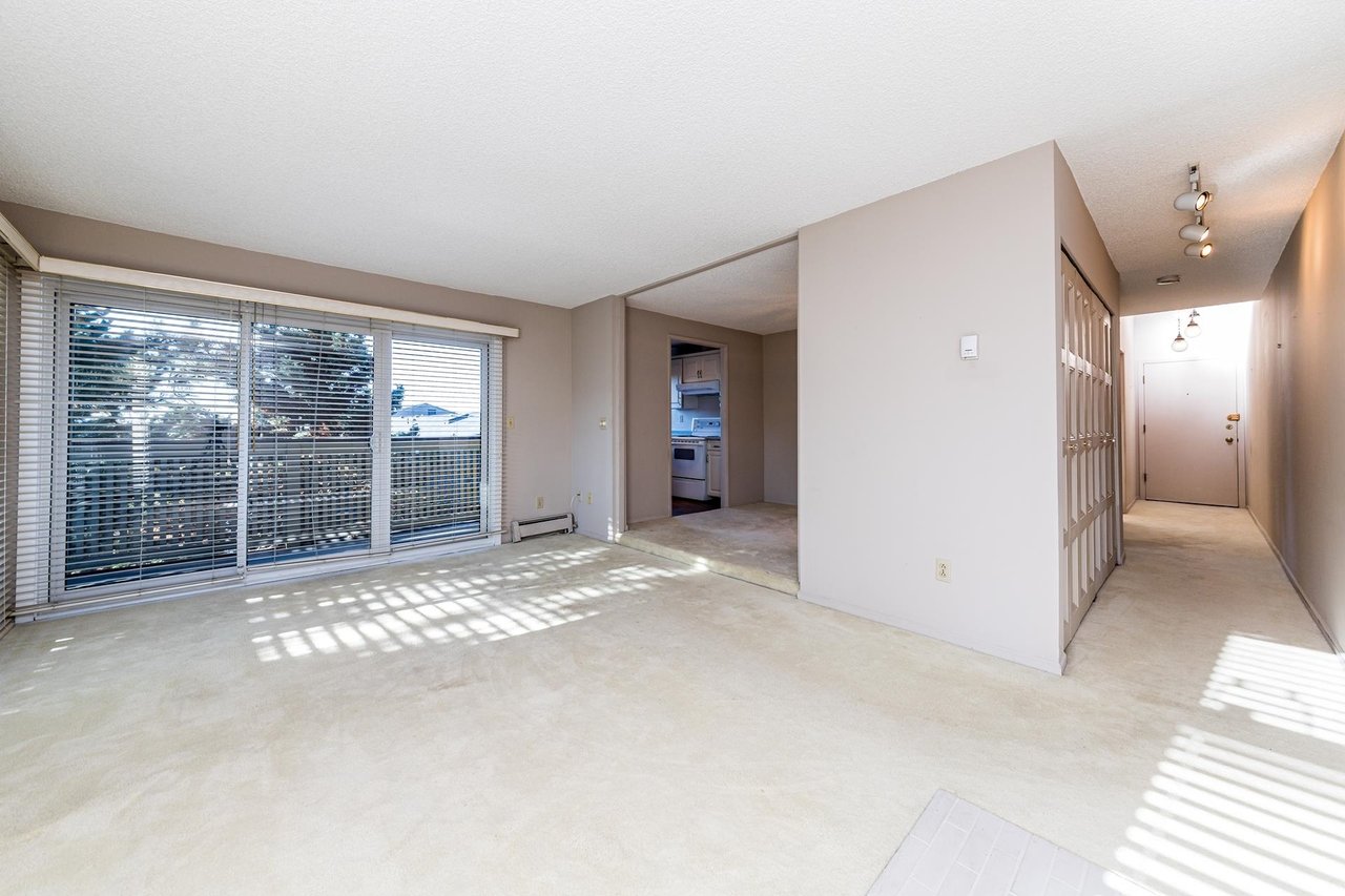 414-2366 Wall St