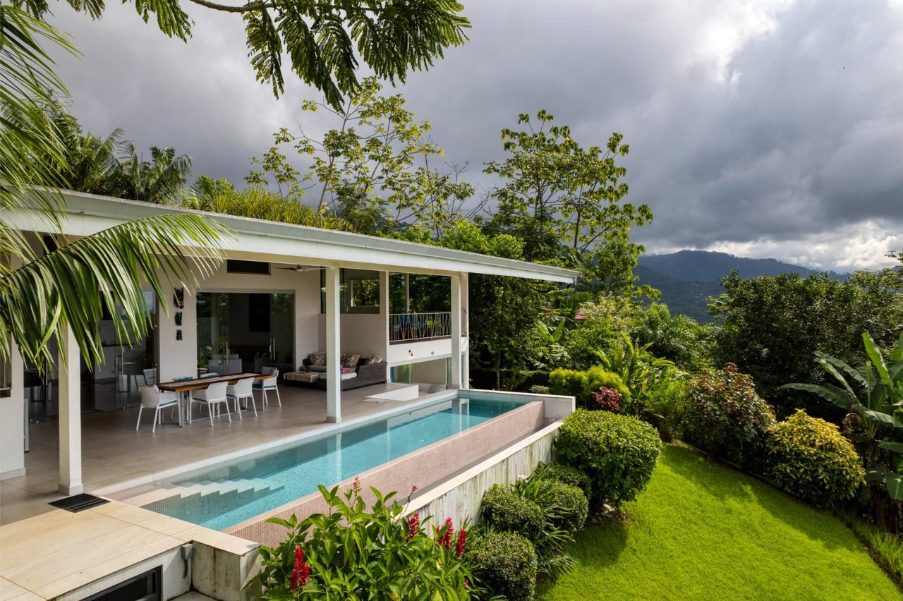 Private Infinity Pool Home, Ojochal, Puntarenas