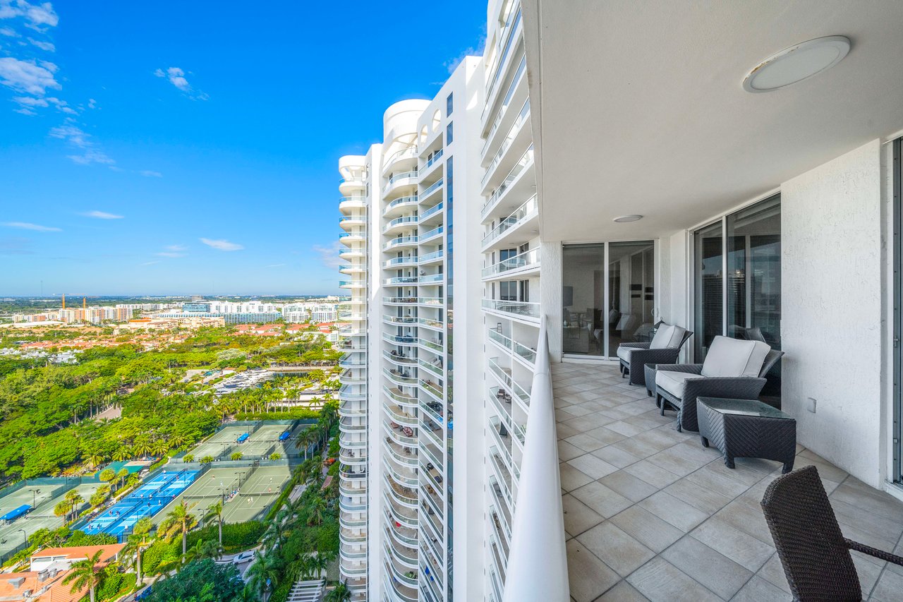 6000 Island Blvd # 2406