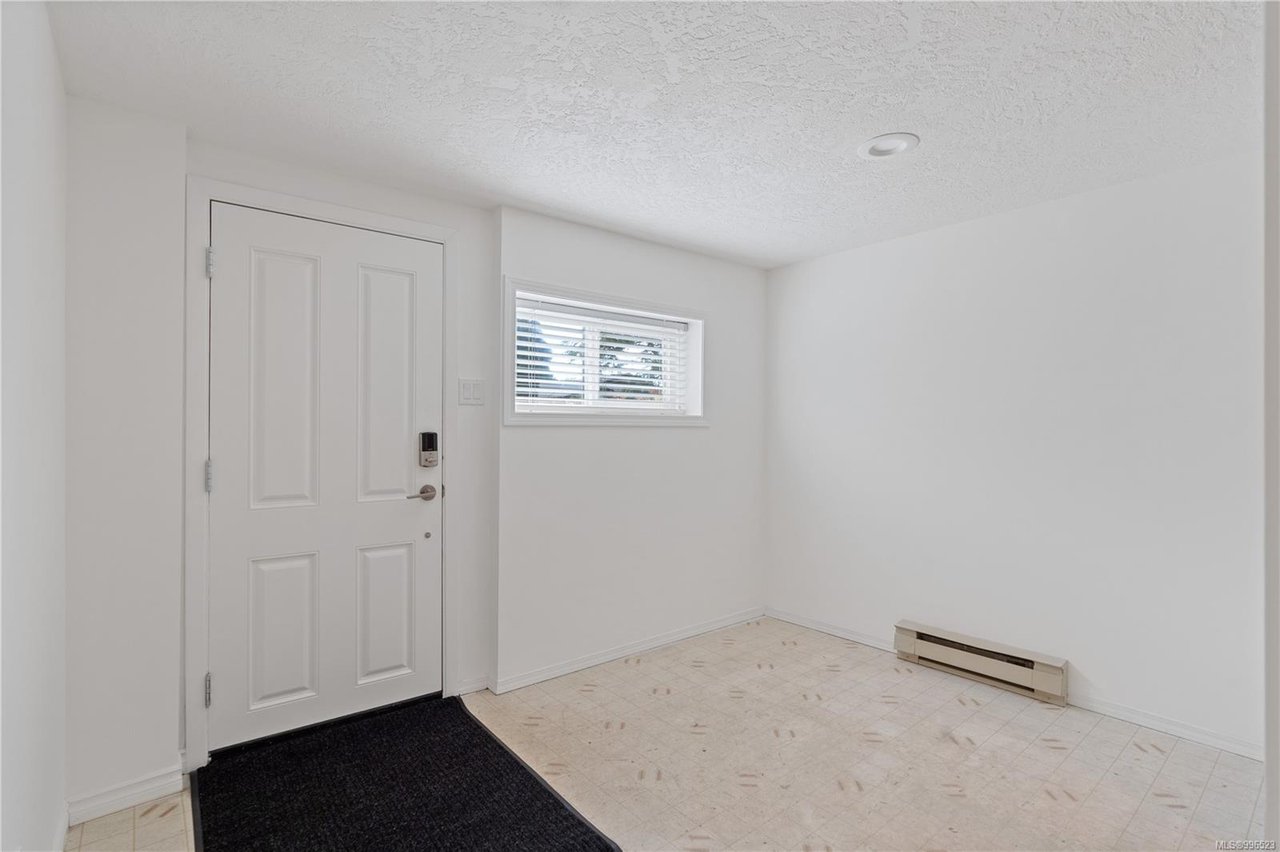 1228 Pearce Cres