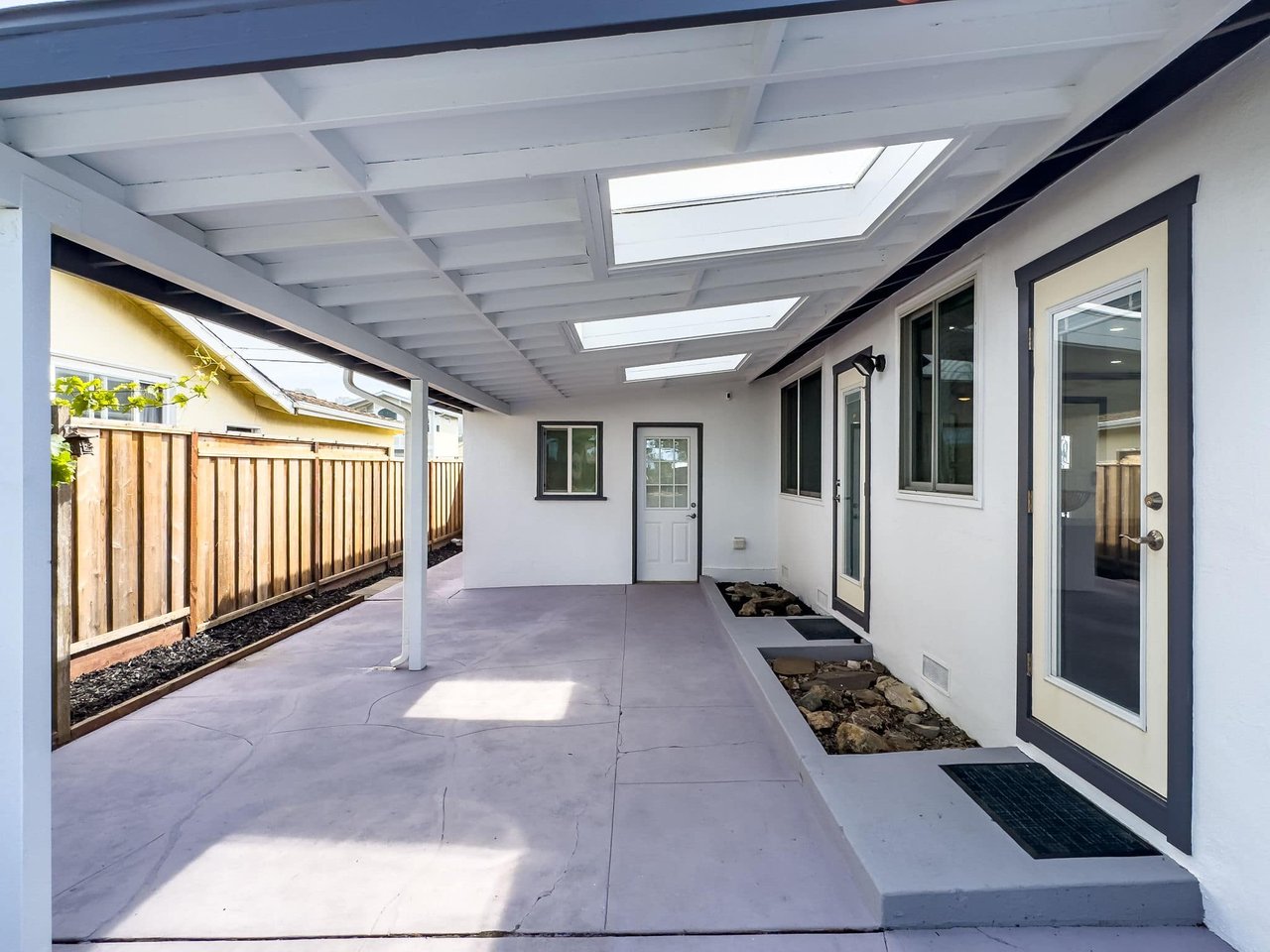943 Anza Dr