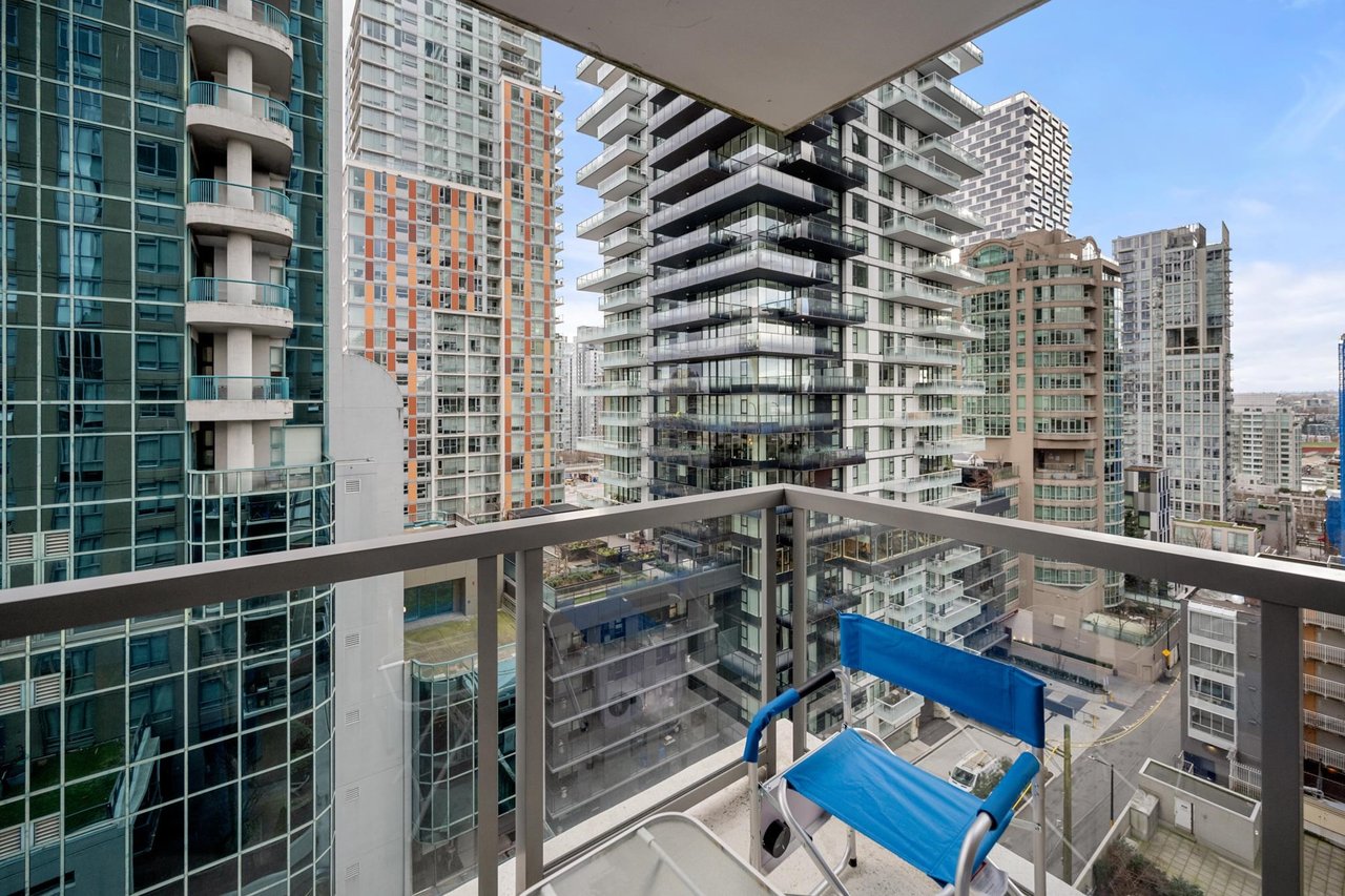 1107-1308 Hornby St