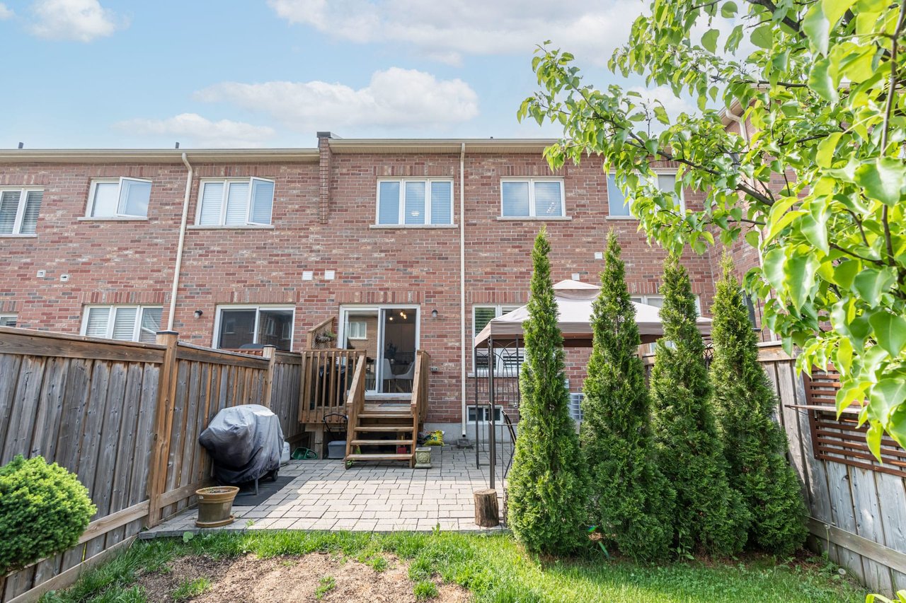 26 Black Locust Dr