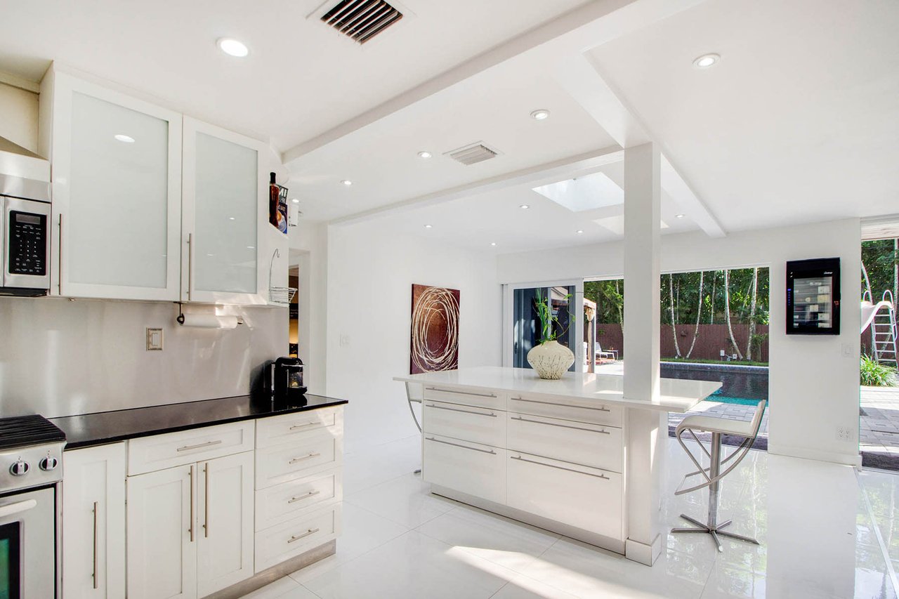 South Grove Modern Masterpiece