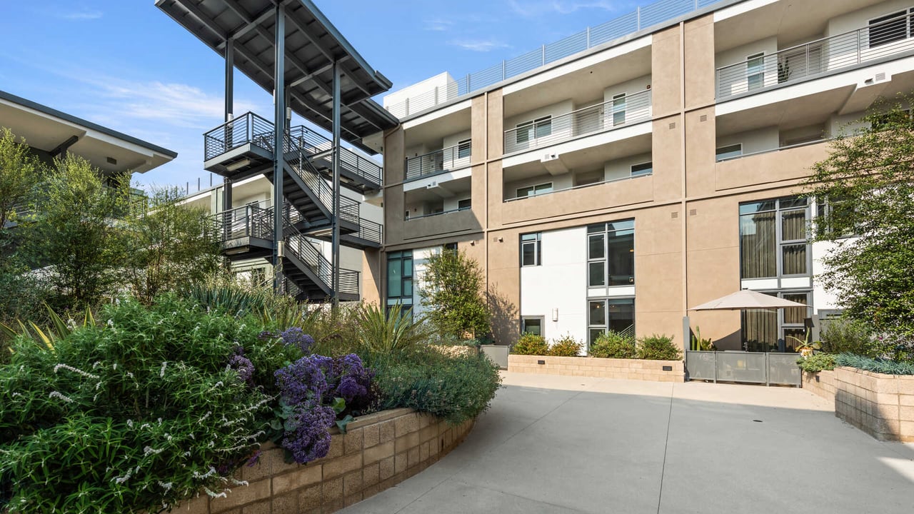 Highest 2-Bed Sale in the Complex