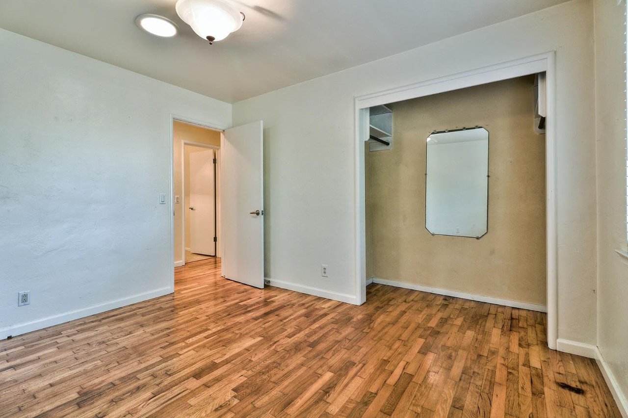 2887 Oak Knoll Rd