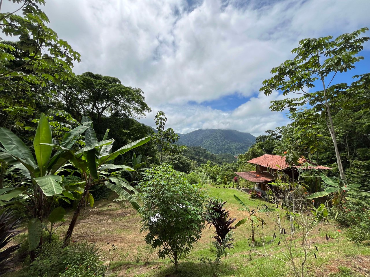 Costa Azul 120-degree Mountain View House With Costarican Wooden House as Lagniappe.