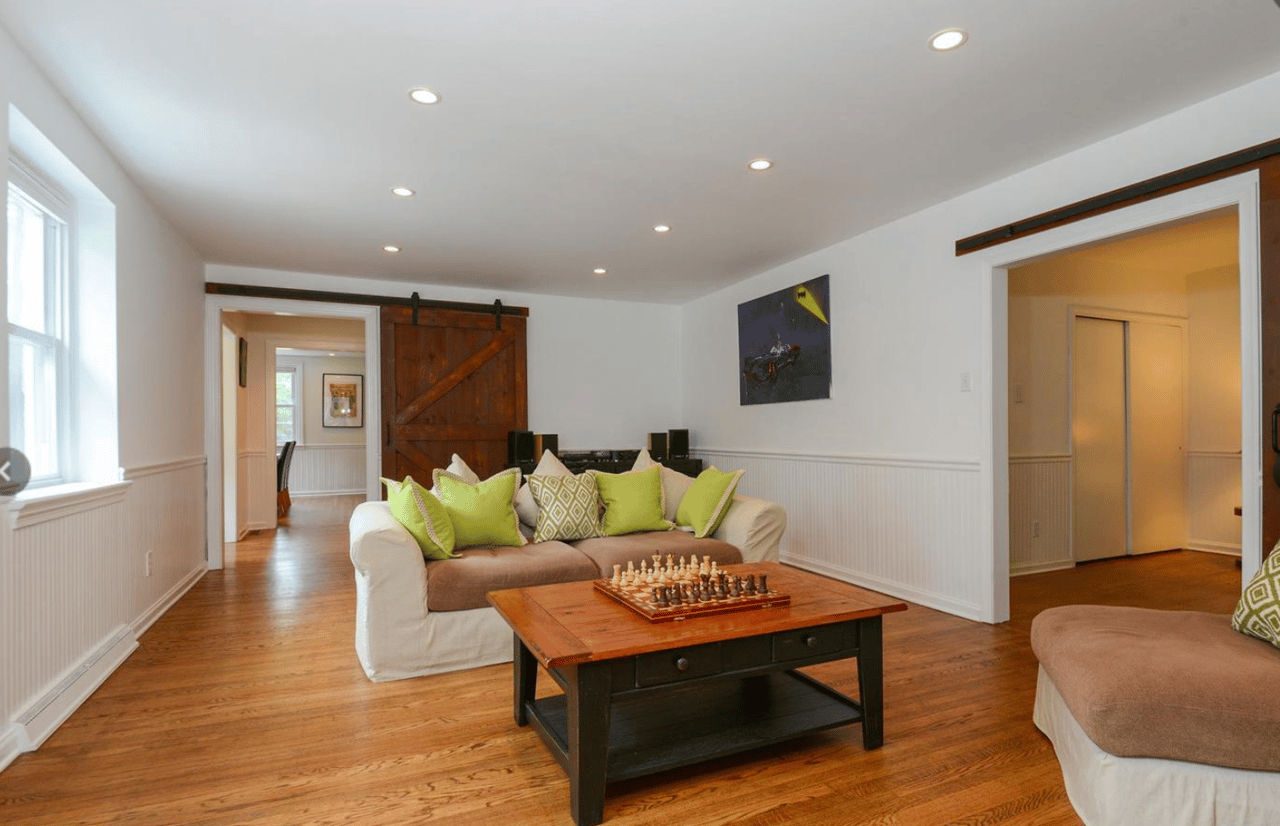401 N Spring Mill Rd