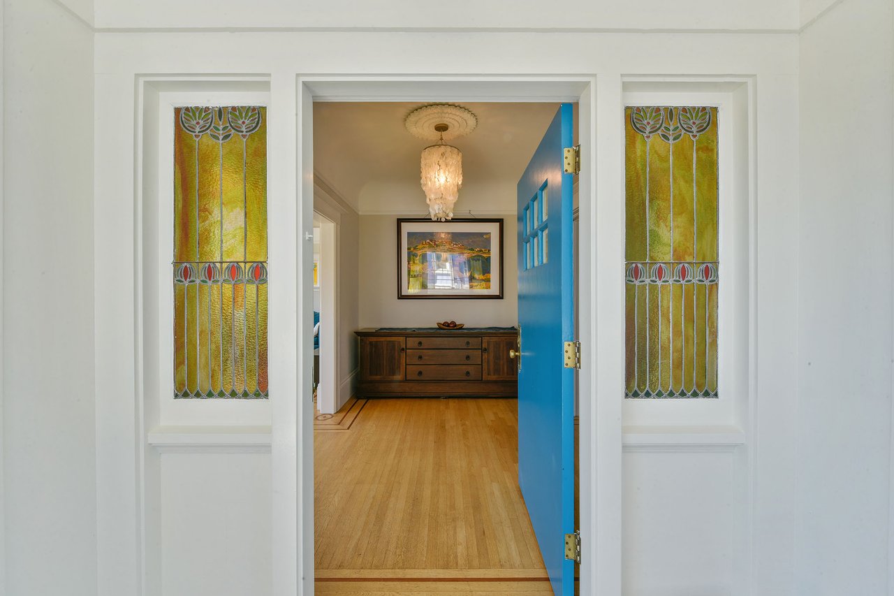 811 Santa Clara Ave