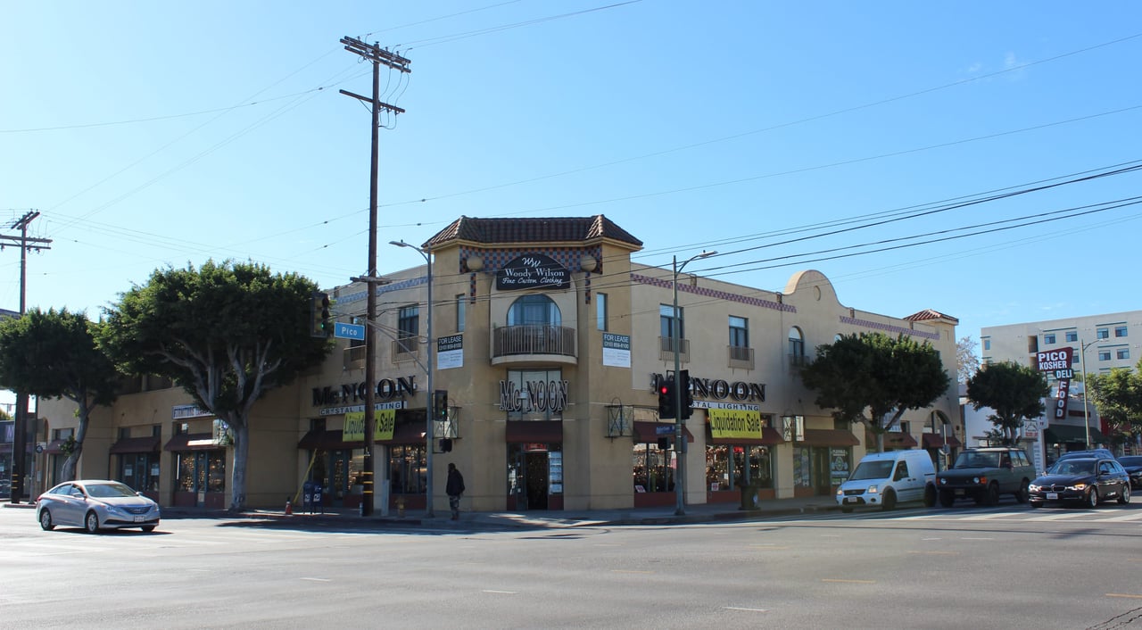 1415 Robertson Blvd