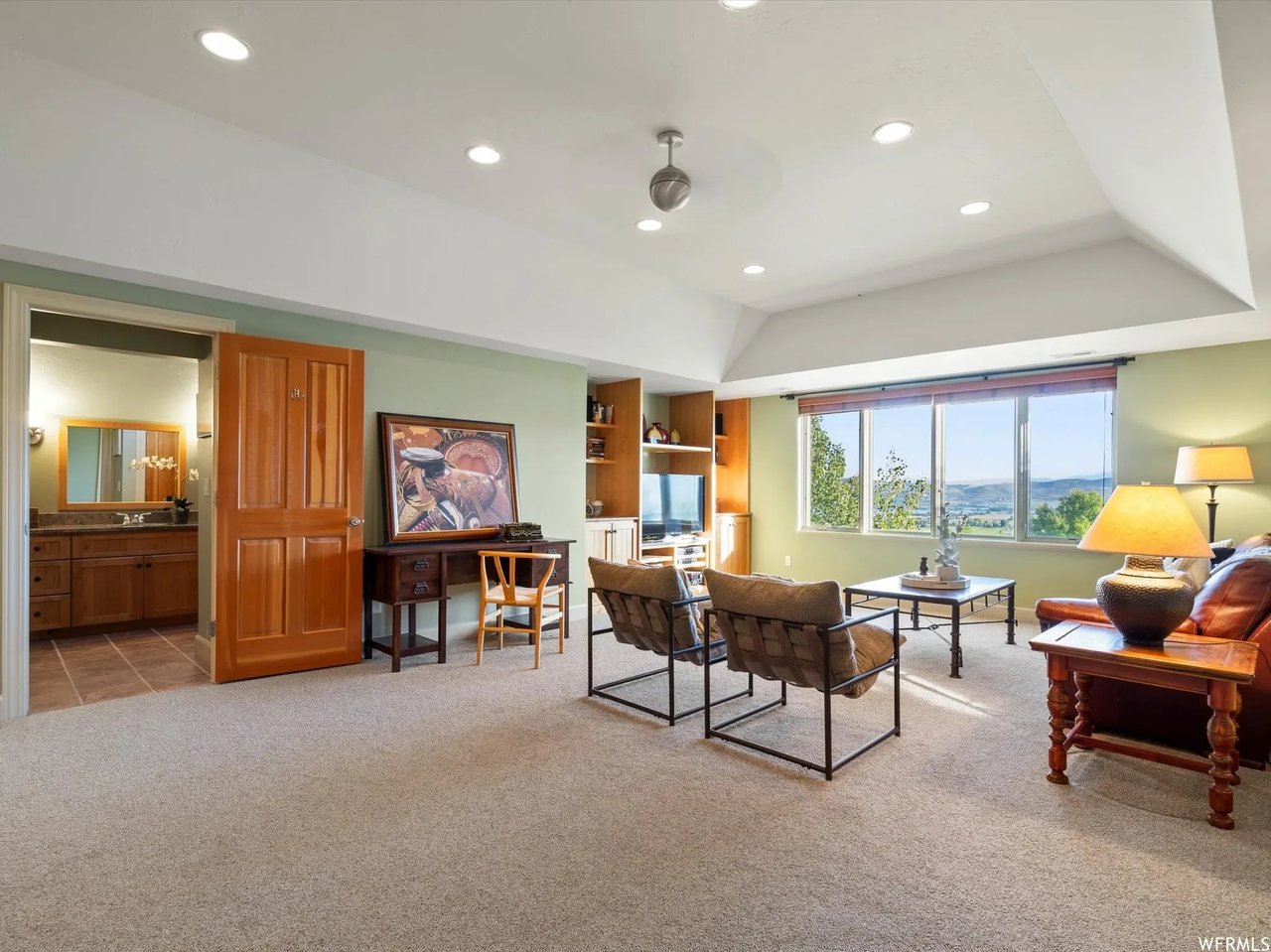 5823 E Elkhorn Dr