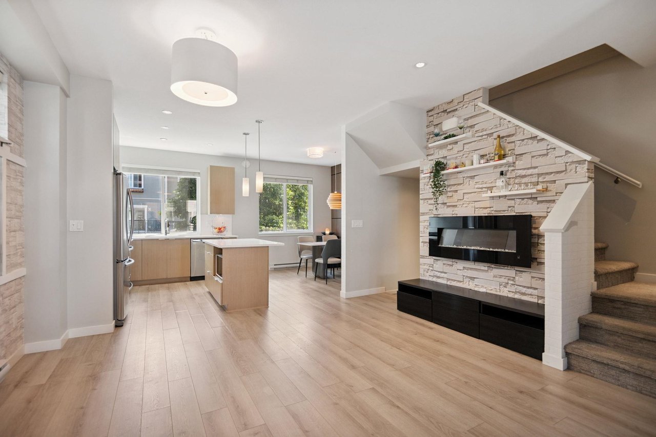 114-9671 Alberta Rd