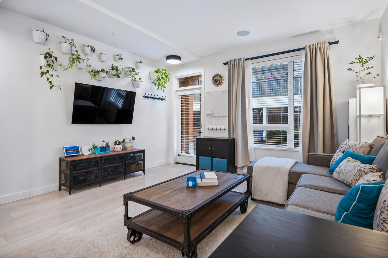 603-3021 St George St