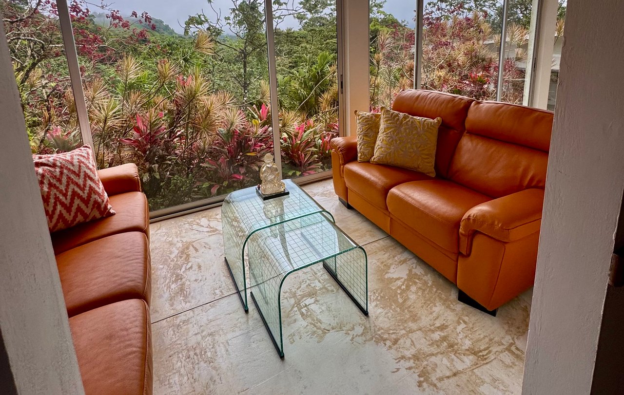 Modern Gated Volcano View Home, Lake Arenal, Alajuela