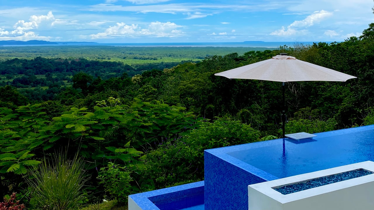 Modern Oceanview Infinity Pool Estate, Ojochal, Puntarenas