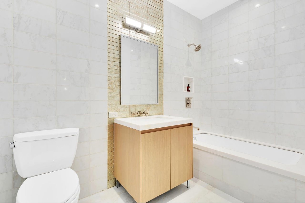215 E 19th St, #9D