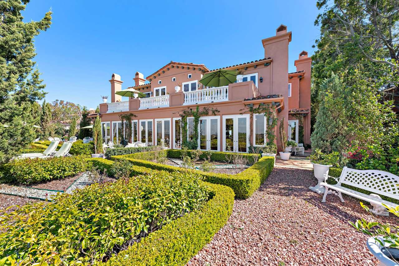 Pelican Ridge Estate