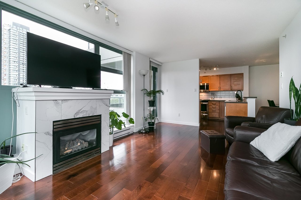 504-4388 Buchanan St