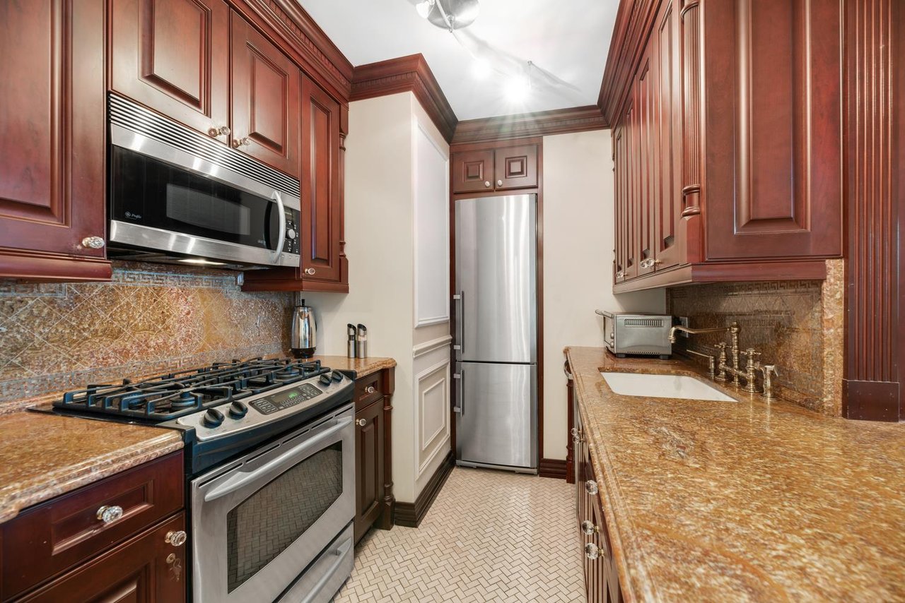 377 Rector Place, Apt 2-A